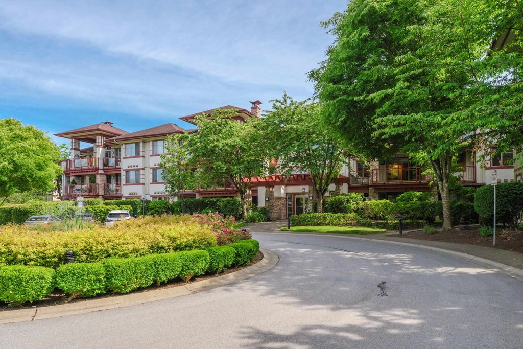 16421 64 Avenue 201, Surrey