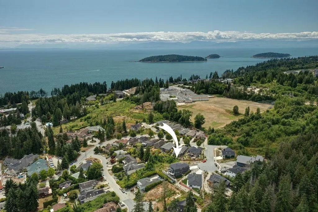5618 Dungeness Place, Sechelt