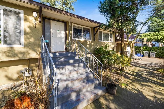 521 Brookmere Avenue, Coquitlam