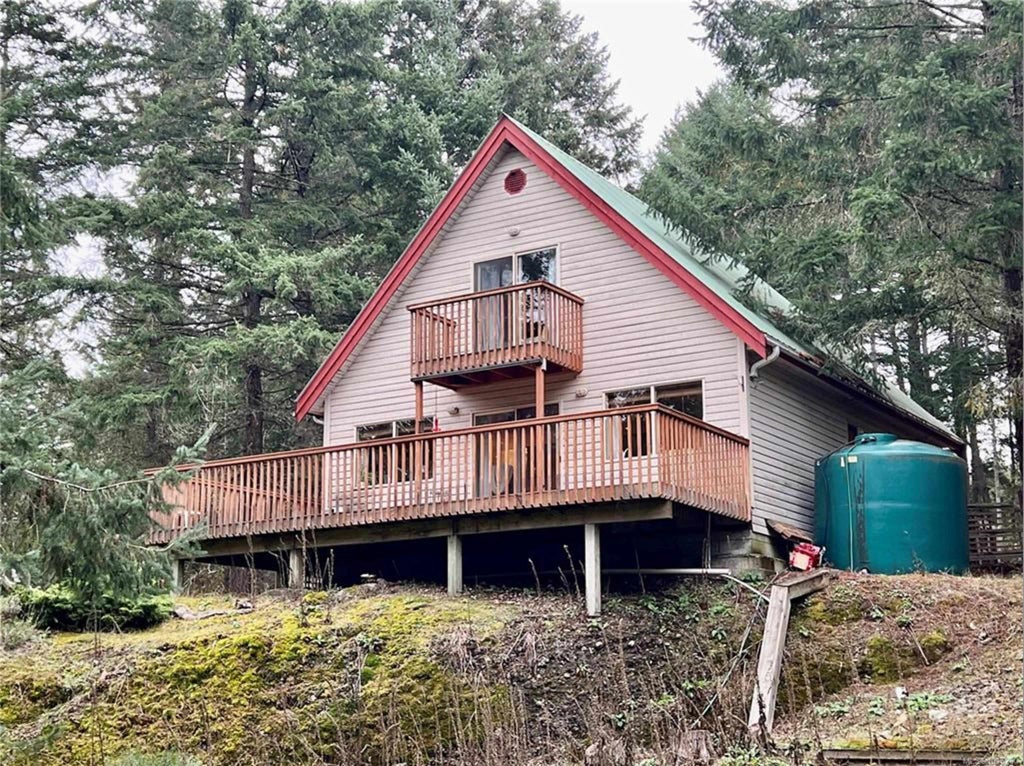 702 Charter Road, Mayne Island