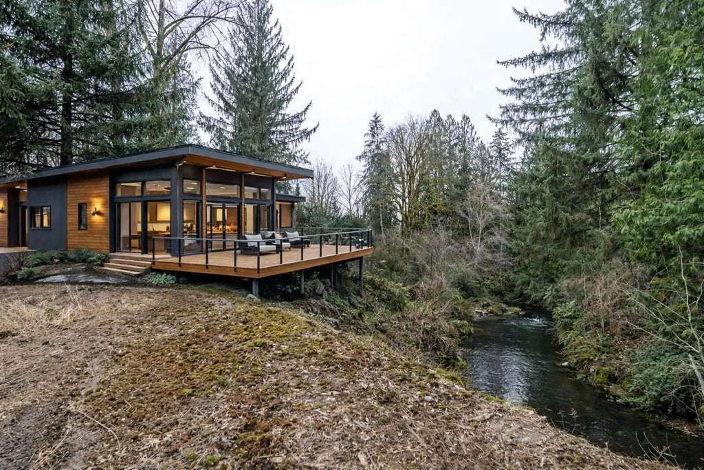 12041 256th Street Street, Maple Ridge