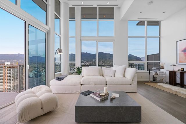 125 E 14th Street 2403, North Vancouver