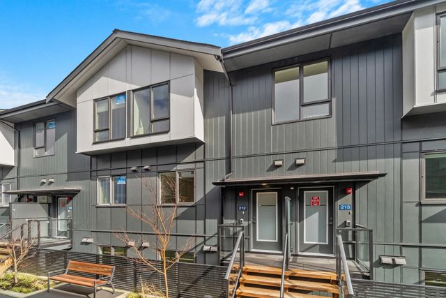7161 17th Avenue 210, Burnaby