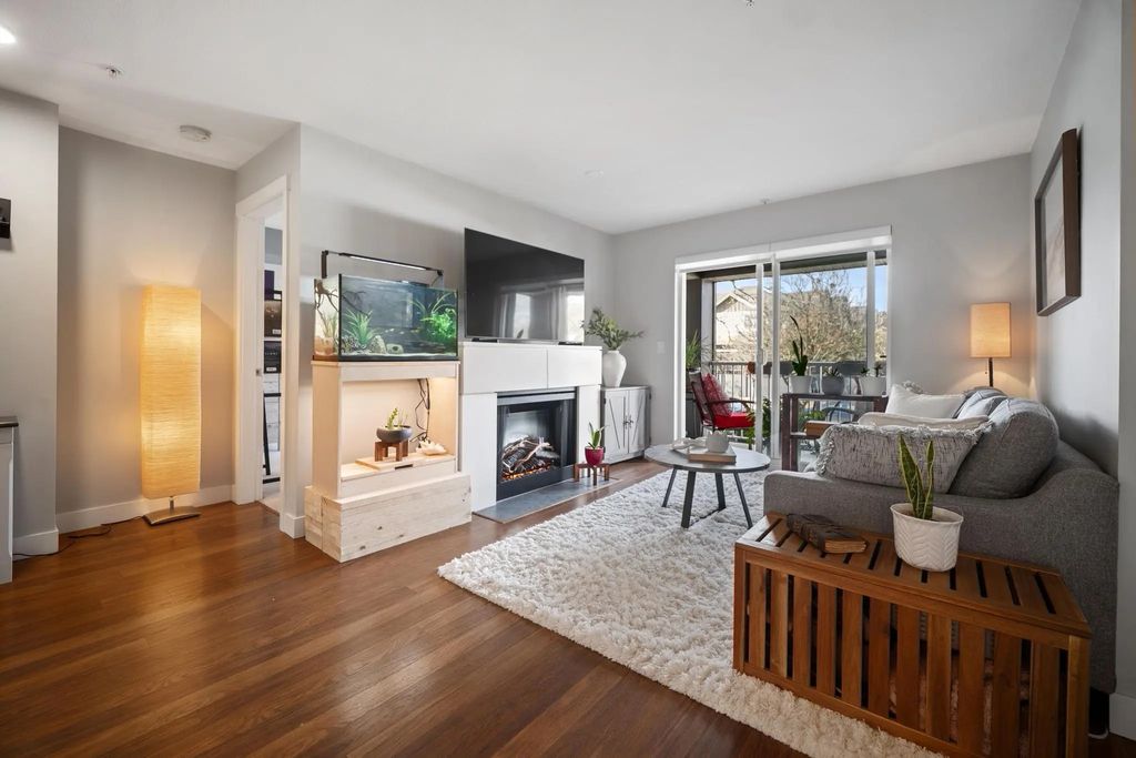 19320 65 Avenue 210, Surrey