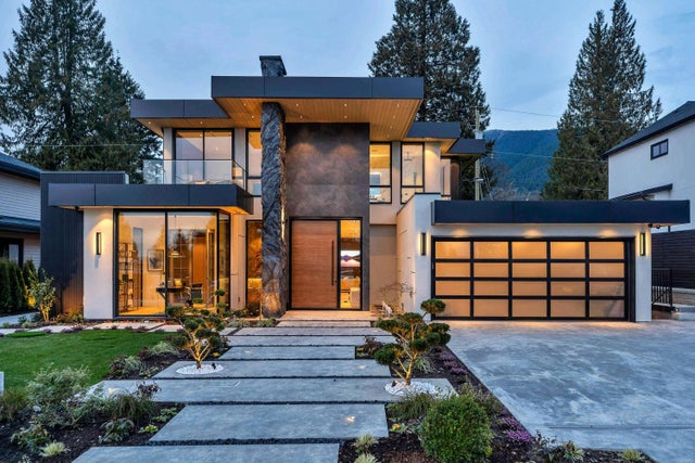 922 Wentworth Avenue, North Vancouver