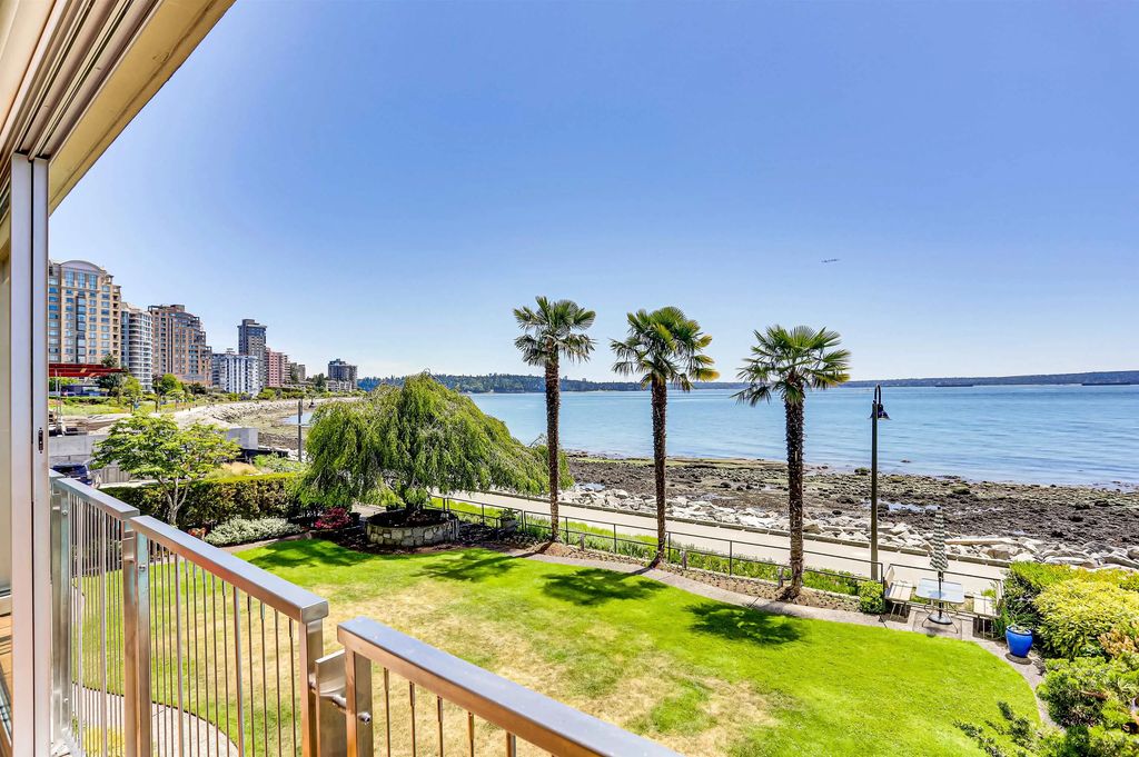 150 24 Street 107, West Vancouver