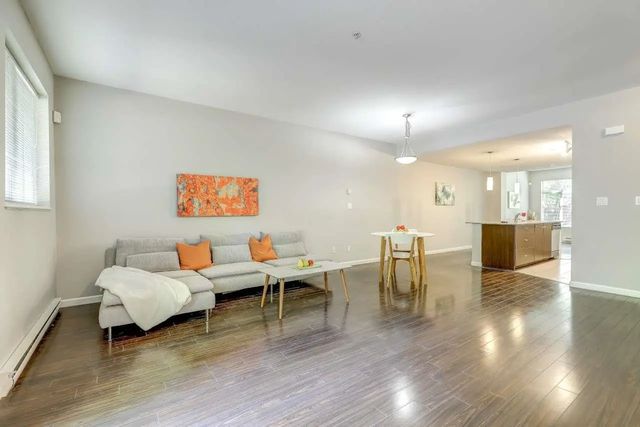 10058 153 Street 6, Surrey