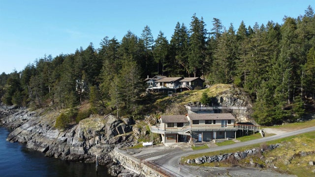 10881 Sunshine Coast Highway, Halfmoon Bay