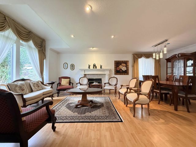 335 W 27th Street Main House, North Vancouver