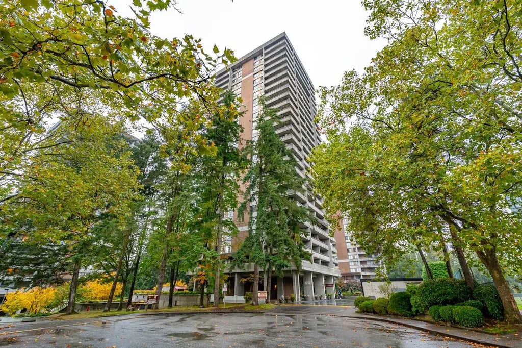 3755 Bartlett Court 702, Burnaby