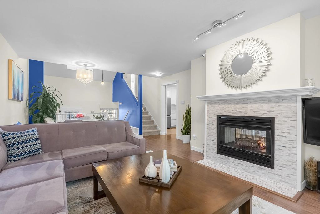 16318 82 Avenue 13, Surrey