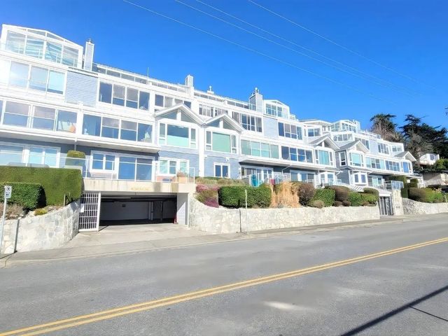 15165 Marine Drive 303, White Rock