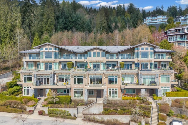 2575 Garden Court 102, West Vancouver