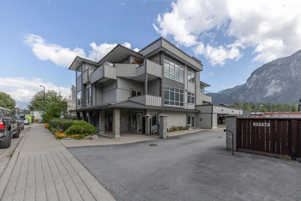 37738 Third Avenue, Squamish