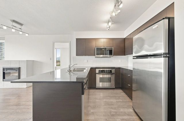 4182 Dawson Street 1806, Burnaby