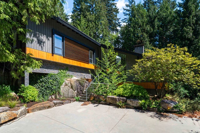 3985 Bayridge Avenue, West Vancouver