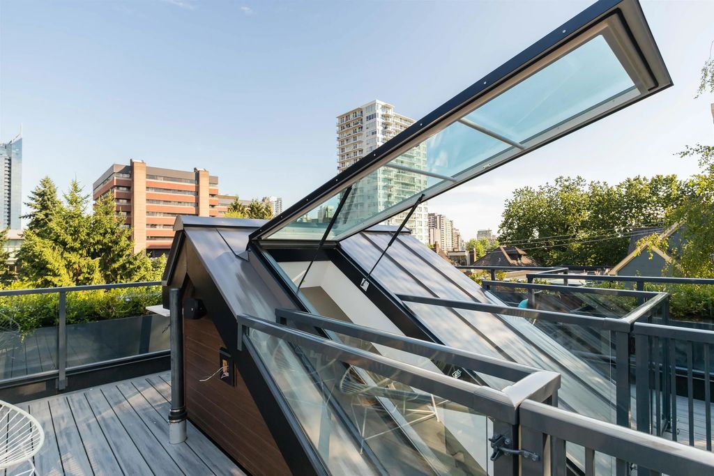 1152 Comox Street 2, Vancouver