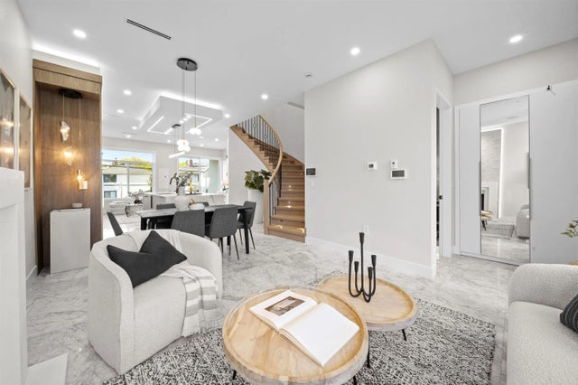 2455 W 10th Avenue, Vancouver