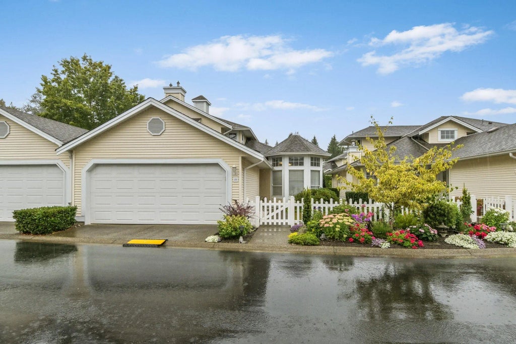 9208 208 Street 23, Langley