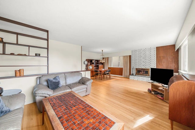 1560 Burrill Avenue, North Vancouver