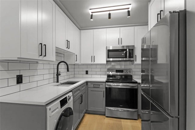 1948 Coquitlam Avenue 201, Port Coquitlam