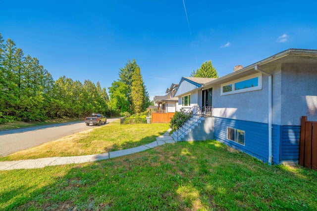 432 W 25th Street, North Vancouver