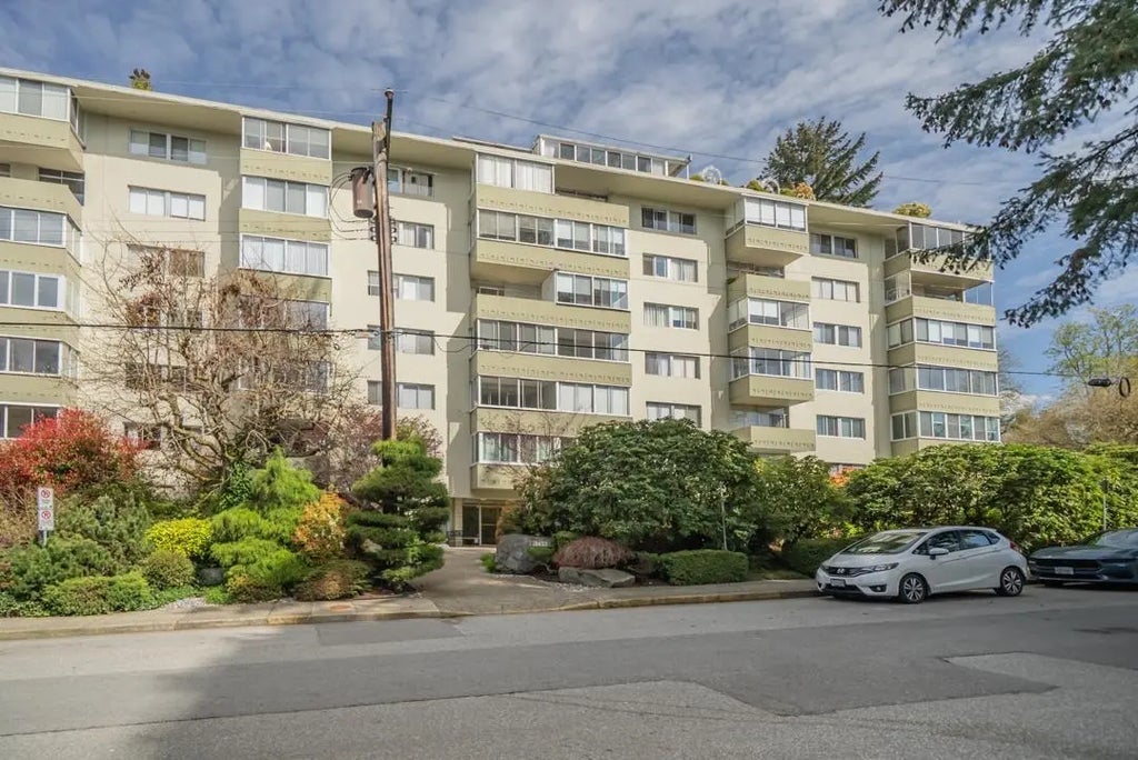 1425 Esquimalt Avenue 606, West Vancouver
