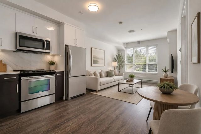 9983 E Barnston Drive 214, Surrey