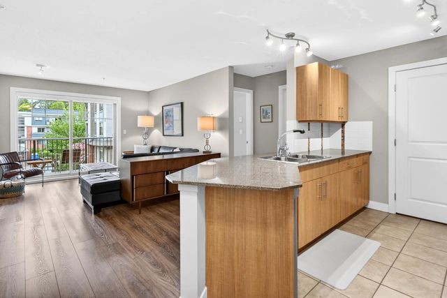 12020 207a Street 301, Maple Ridge