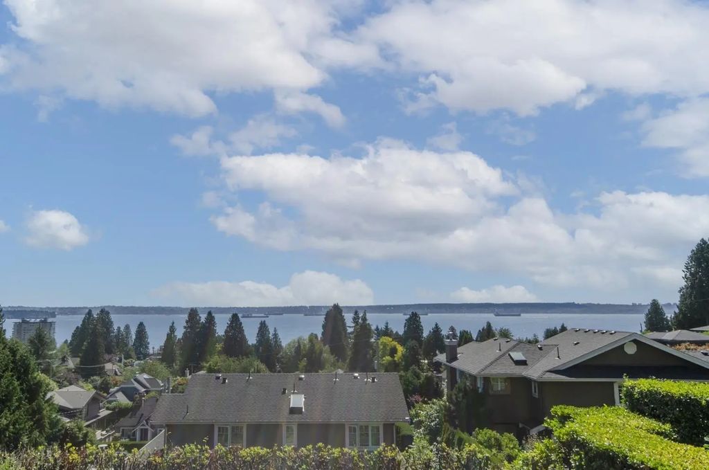 2522 Nelson Avenue, West Vancouver