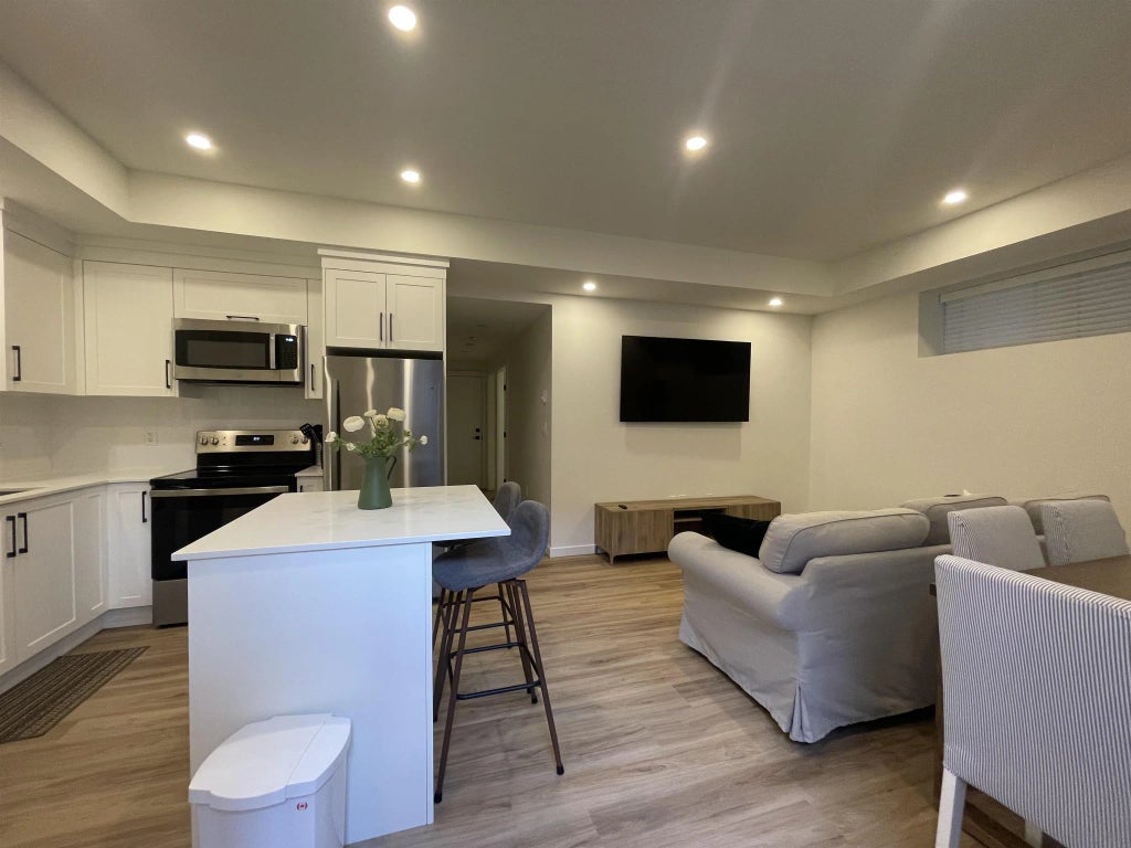 1965x 76a Avenue, Langley