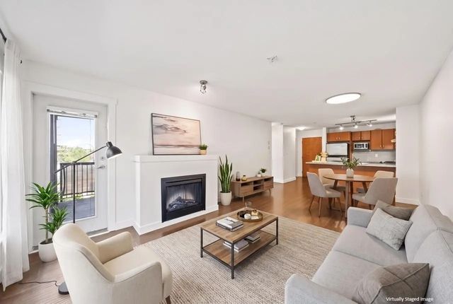 4728 Dawson Street 216, Burnaby