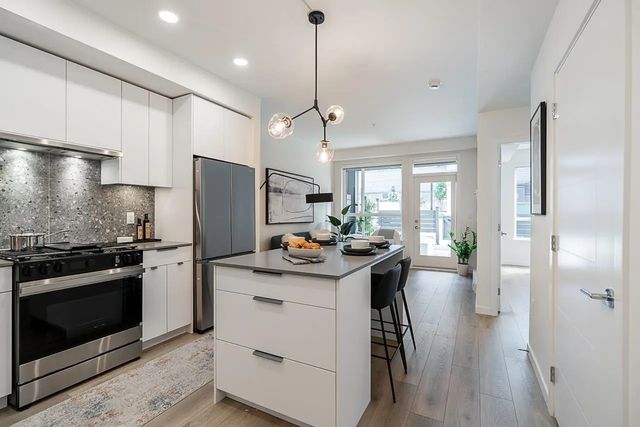 7936 206 Street 609, Langley