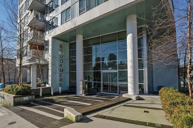 530 N Whiting Way 503, Coquitlam