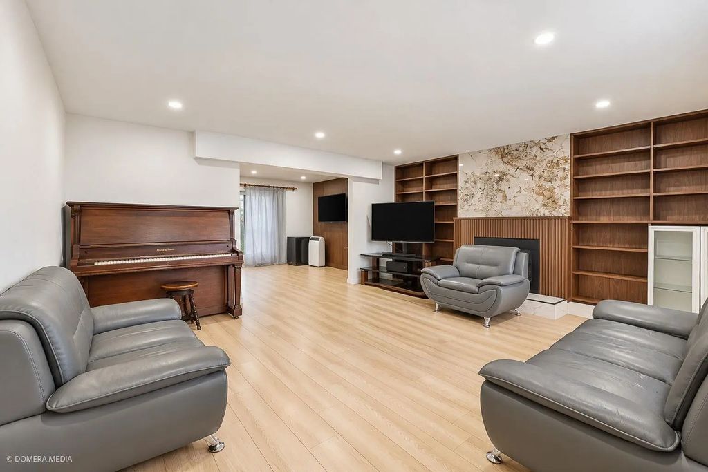 2129 Bowler Drive, Surrey