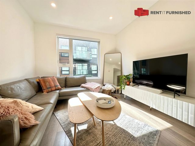 515 E 2nd Street #113, Vancouver