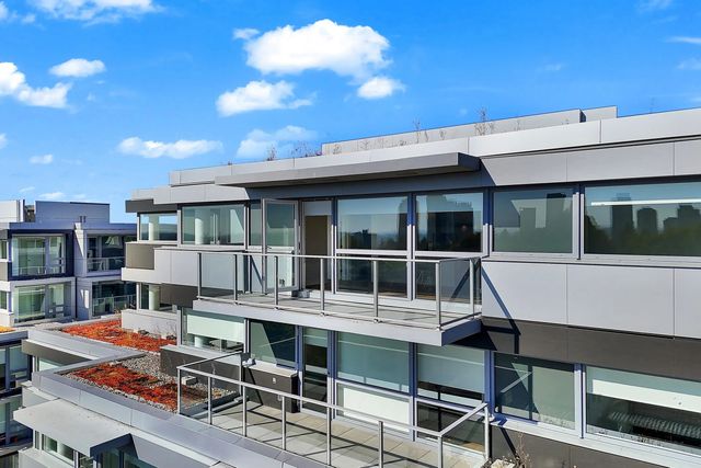 8080 Oak Street 604, Vancouver