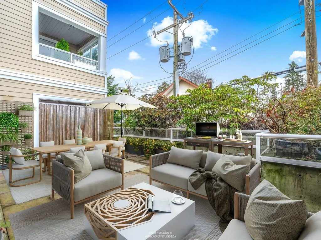 1990 Dunbar Street 207, Vancouver