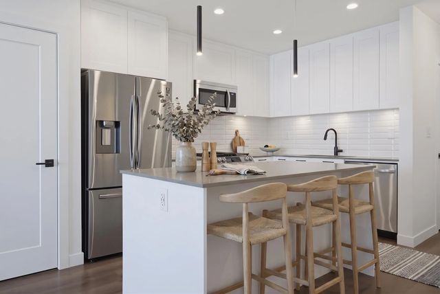 20052 83a Avenue 401, Langley