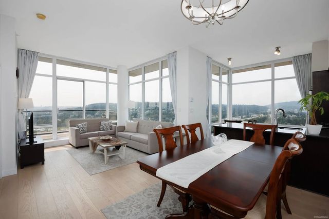 2980 Atlantic Avenue 3704, Coquitlam