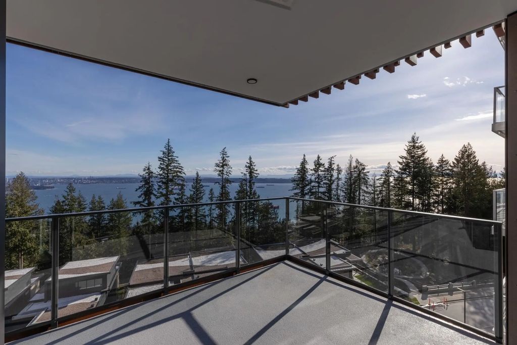 3963 Uplands Way 802, West Vancouver