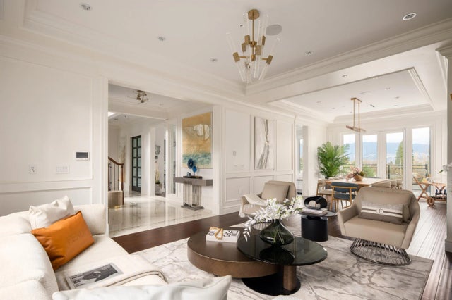 3955 W Broadway, Vancouver