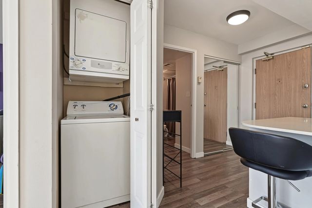 55 Tenth Street 1105, New Westminster