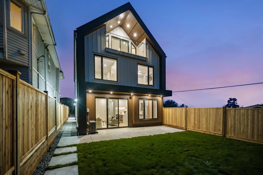 3623 Triumph Street 2, Vancouver