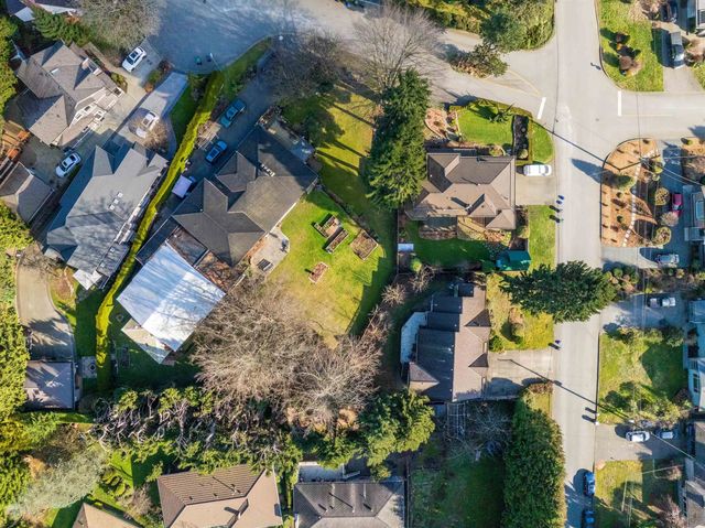 525 Perth Avenue, Coquitlam