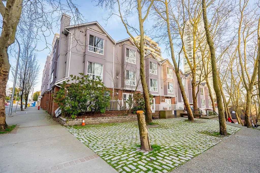 624 Agnes Street 103, New Westminster