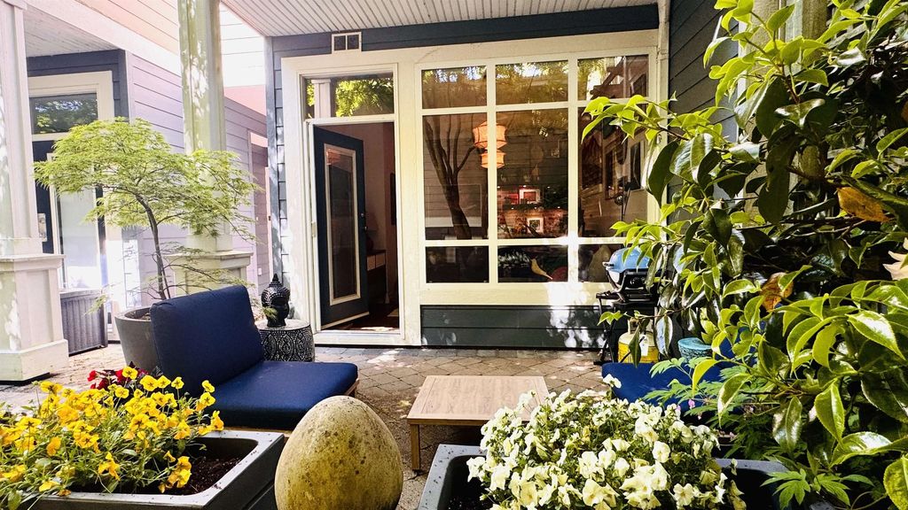 15161 Prospect Avenue 3, White Rock