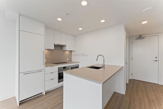 13675 107a Avenue 3009, Surrey