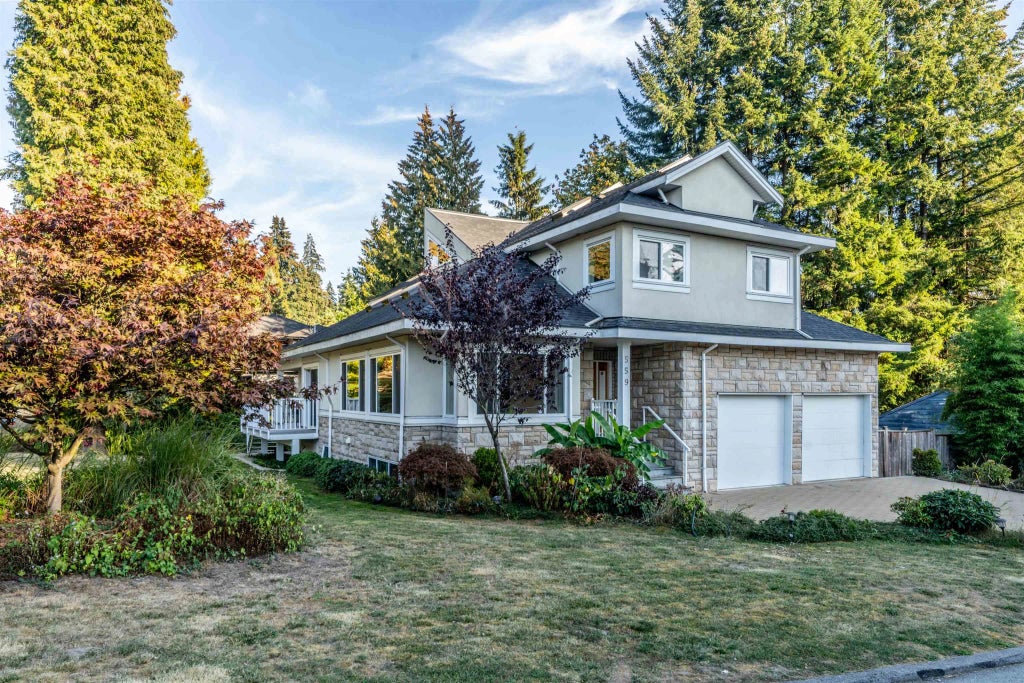 559 Bosworth Street, Coquitlam