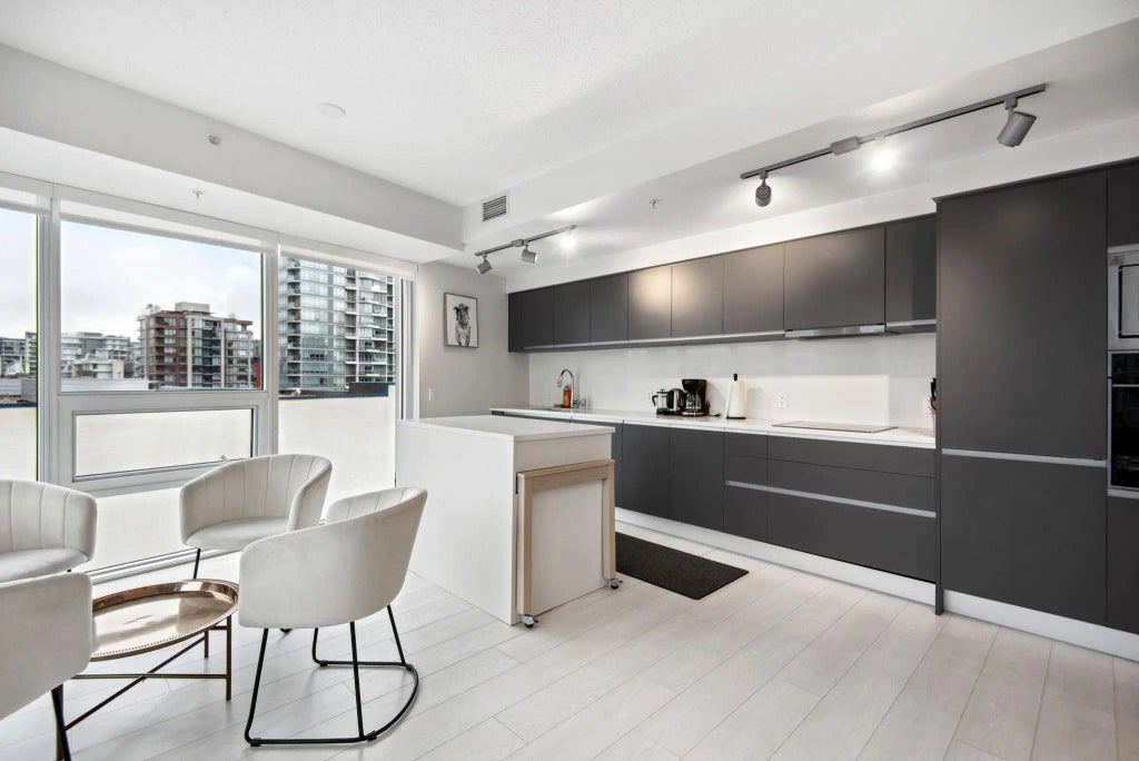 180 E 2nd Avenue 602, Vancouver